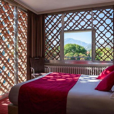 Hotel Les Trois Roses, Meylan Grenoble Exteriör bild